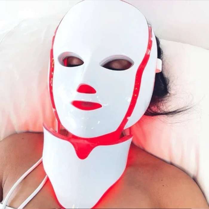LED Light Therapy Face Mask for Flawless Skin - Image 4